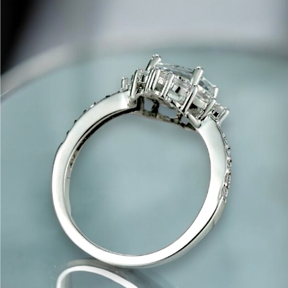 Women’s silver ring engagement anniversary wedding ring .925 nwt - Picture 6 of 10